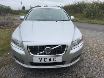 Used Volvo V70 2010 for sale - 76263379: Photo