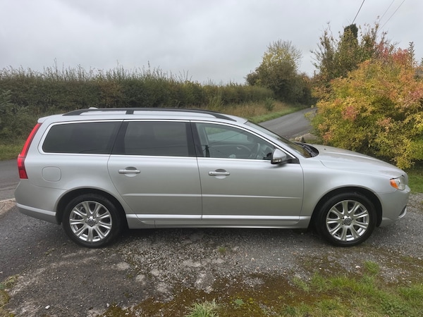 Used Volvo V70 2010 for sale - 76263379: Photo 5