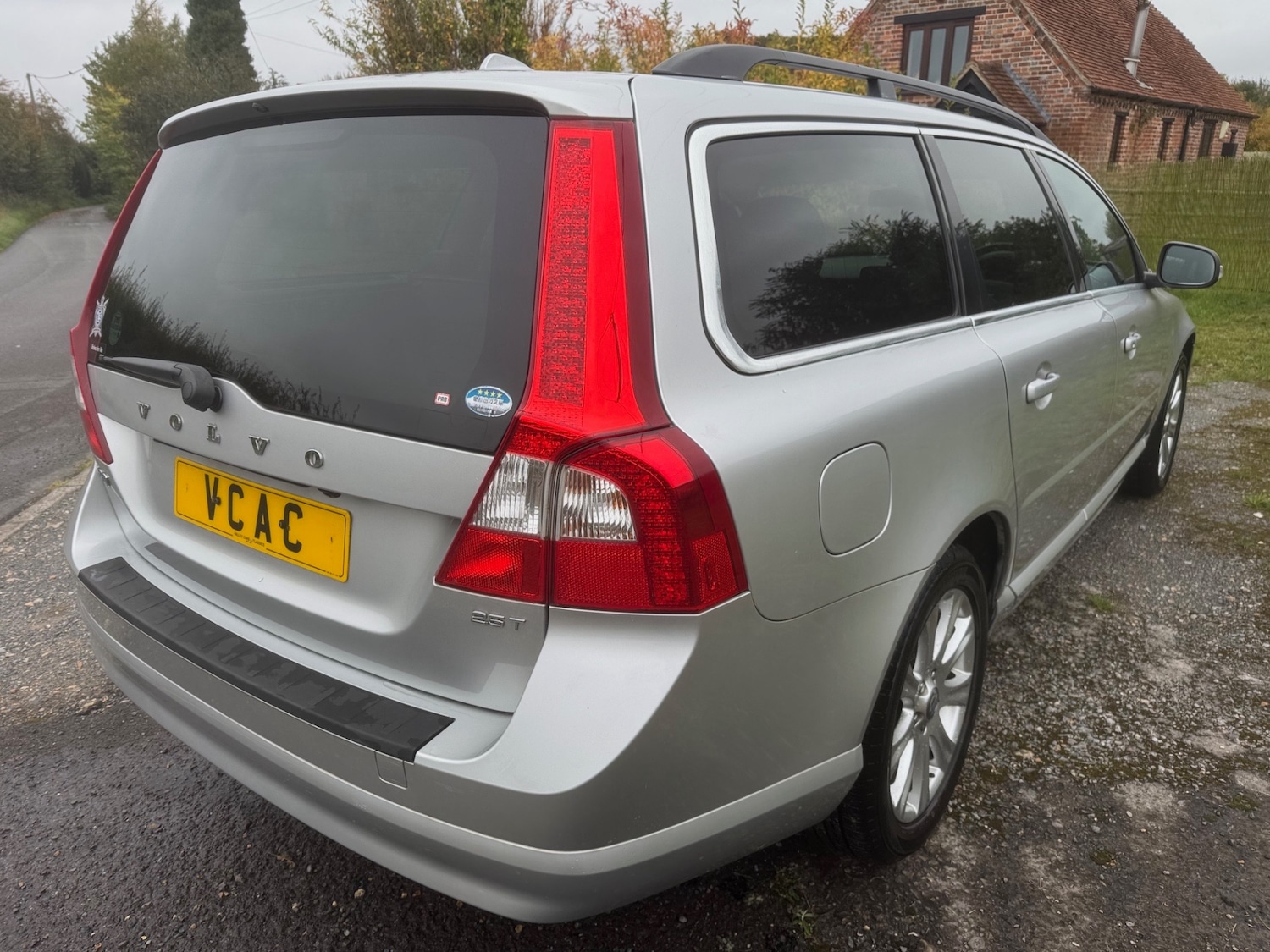 Used Volvo V70 2010 for sale - 76263379: Photo 7