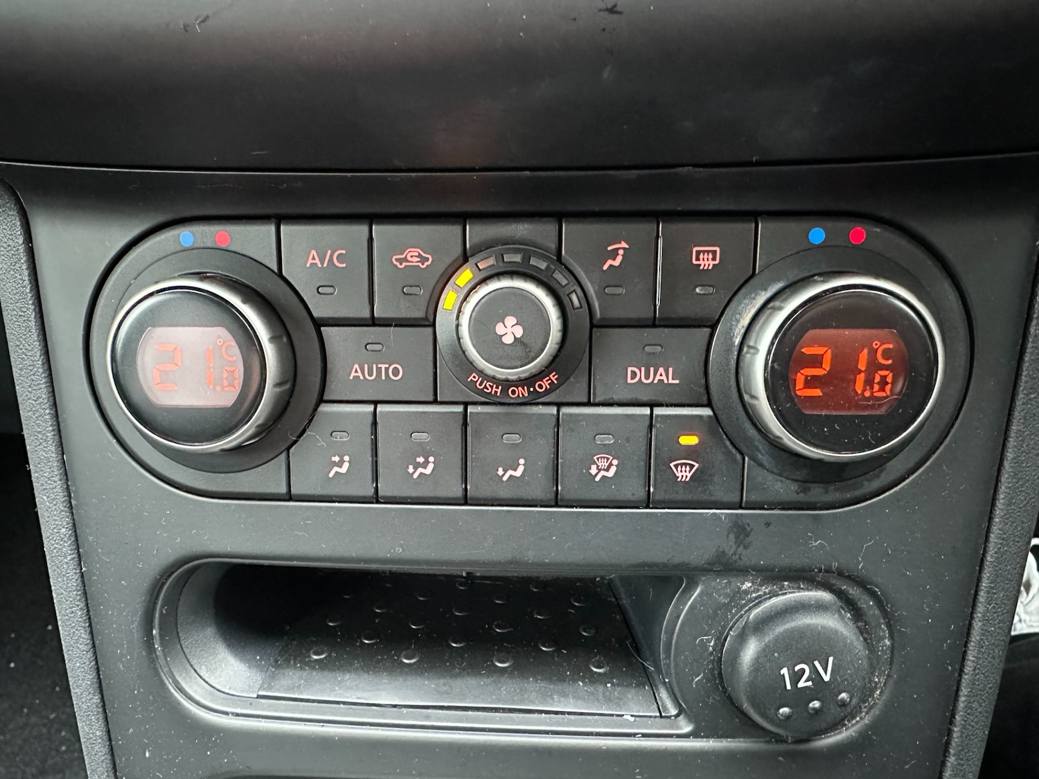 Used Nissan Qashqai 2011 for sale - 77367367: Photo 16