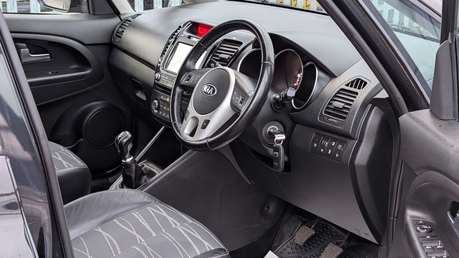 Used Kia Venga 2015 for sale - 76736799: Photo 5