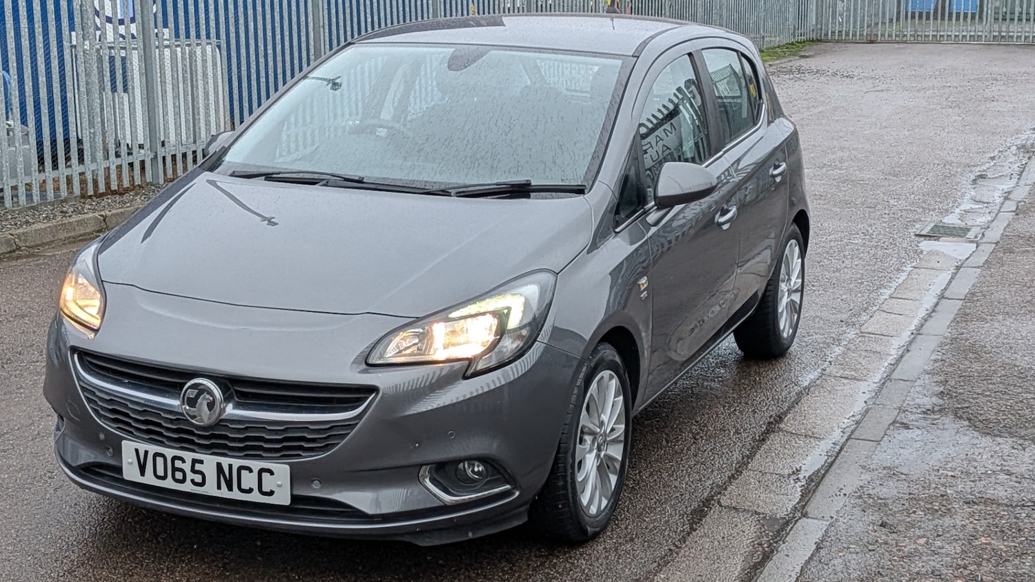 Used Vauxhall Corsa 2015 for sale - 77282484: Photo 2