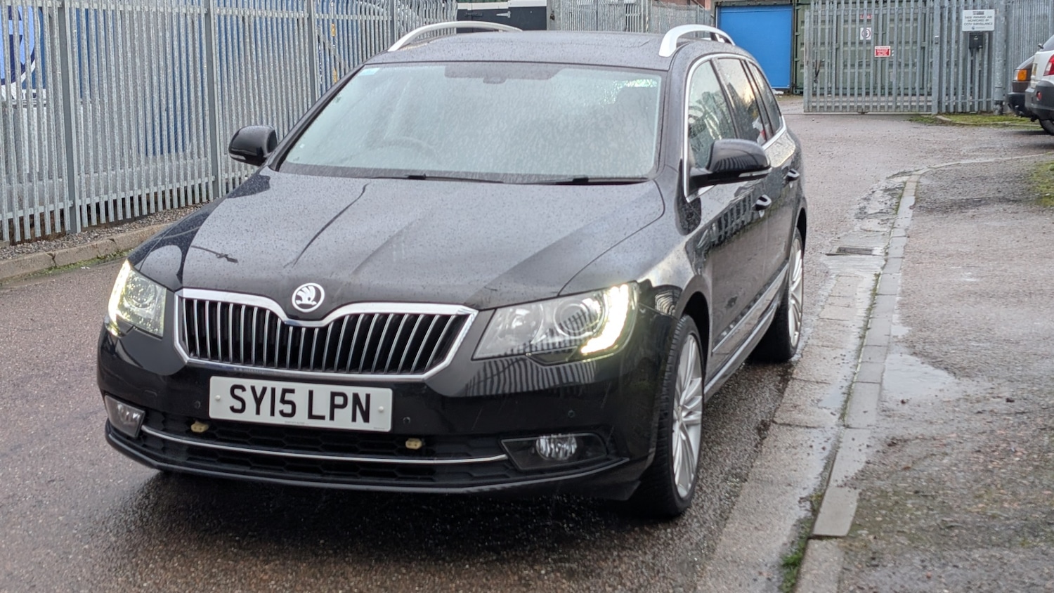 Used Skoda Superb 2015 for sale - 76892985: Photo 2