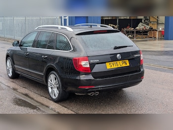 Used Skoda Superb 2015 for sale - 76892985: Photo