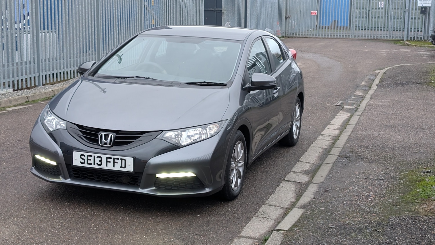 Used Honda Civic 2013 for sale - 77013179: Photo 2