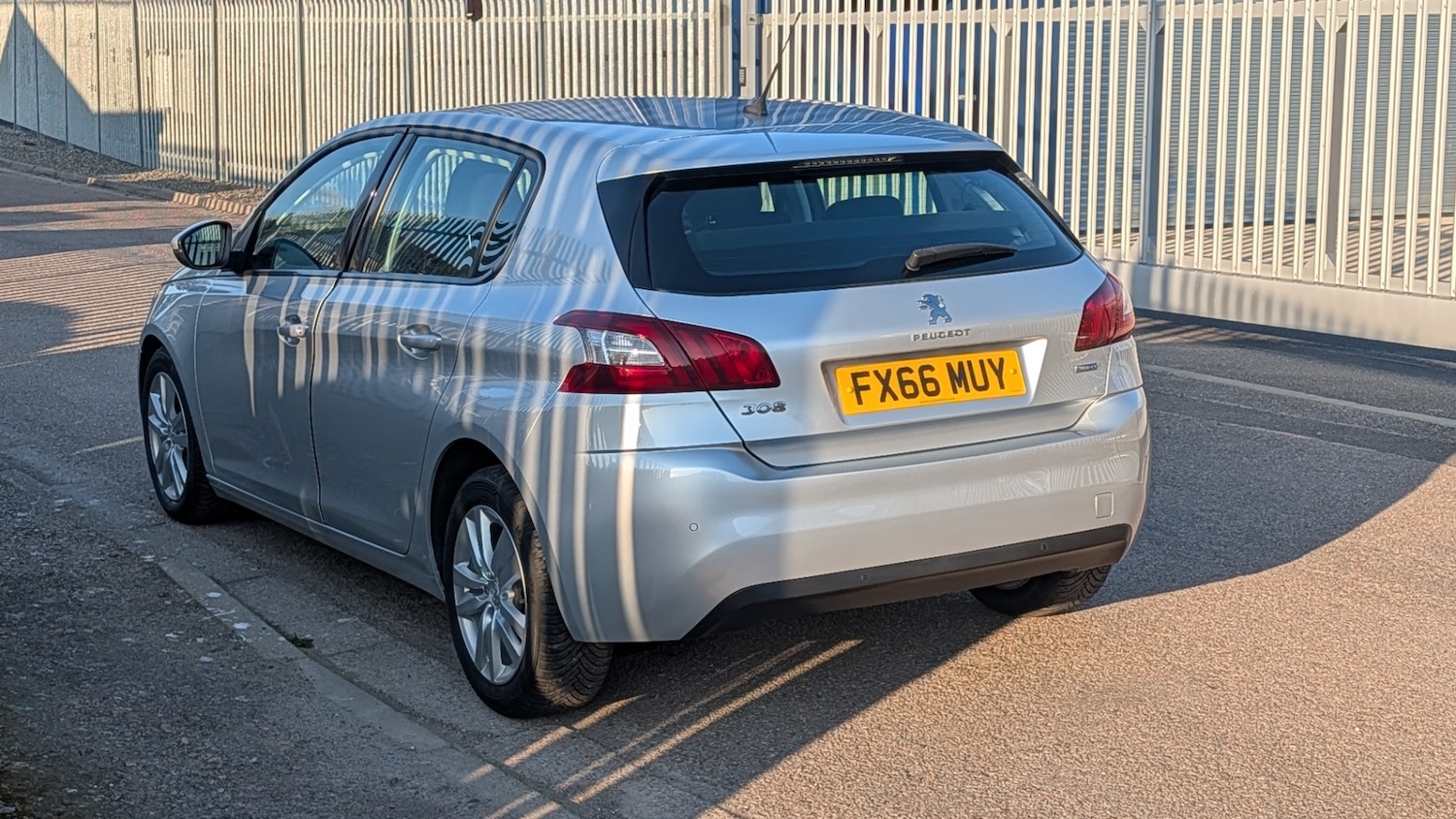 Used Peugeot 308 2016 for sale - 77973908: Photo 4