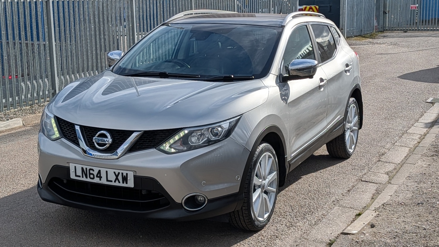 Used Nissan Qashqai 2014 for sale - 77804076: Photo 2
