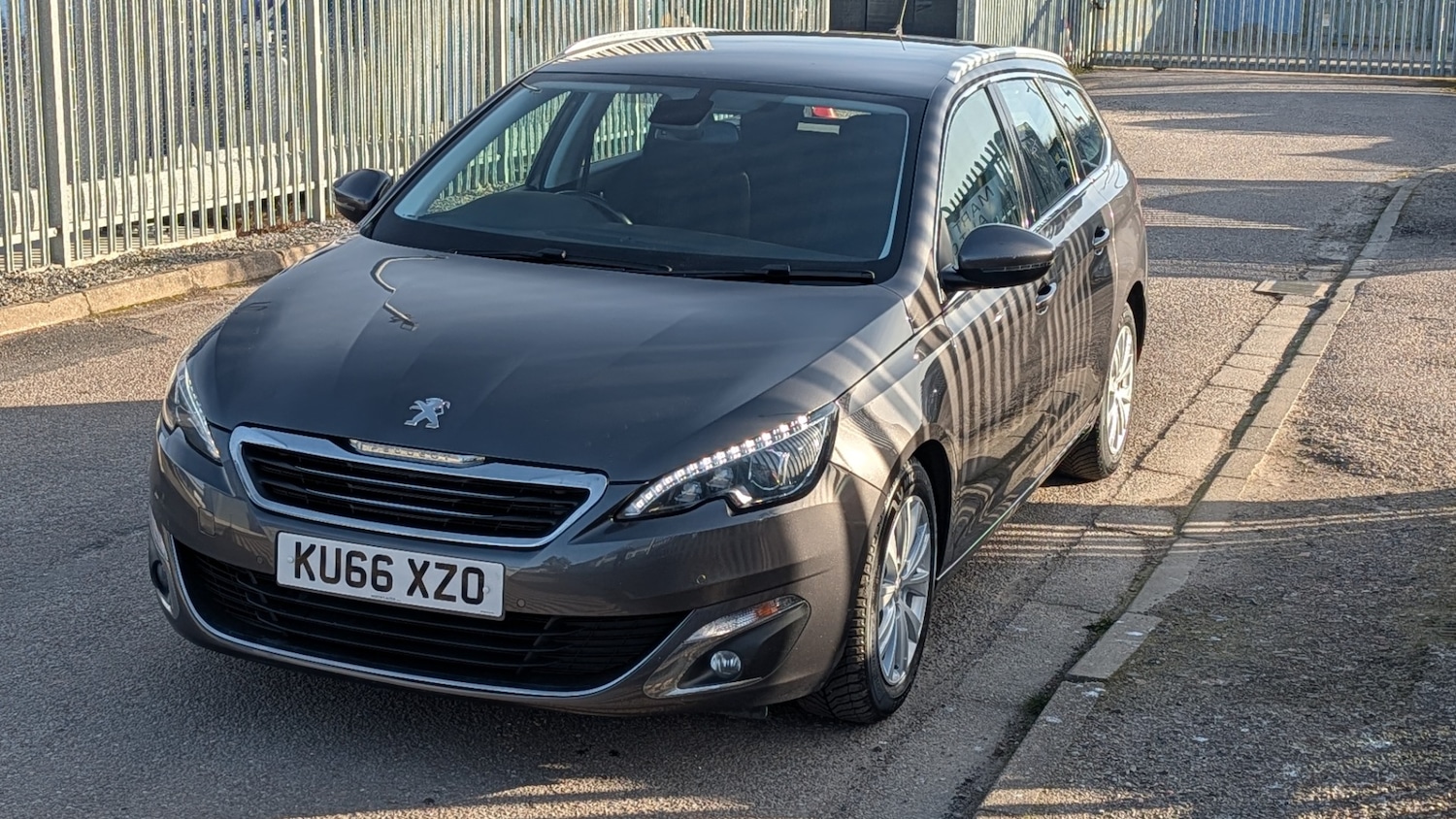 Used Peugeot 308 2016 for sale - 77973899: Photo 2