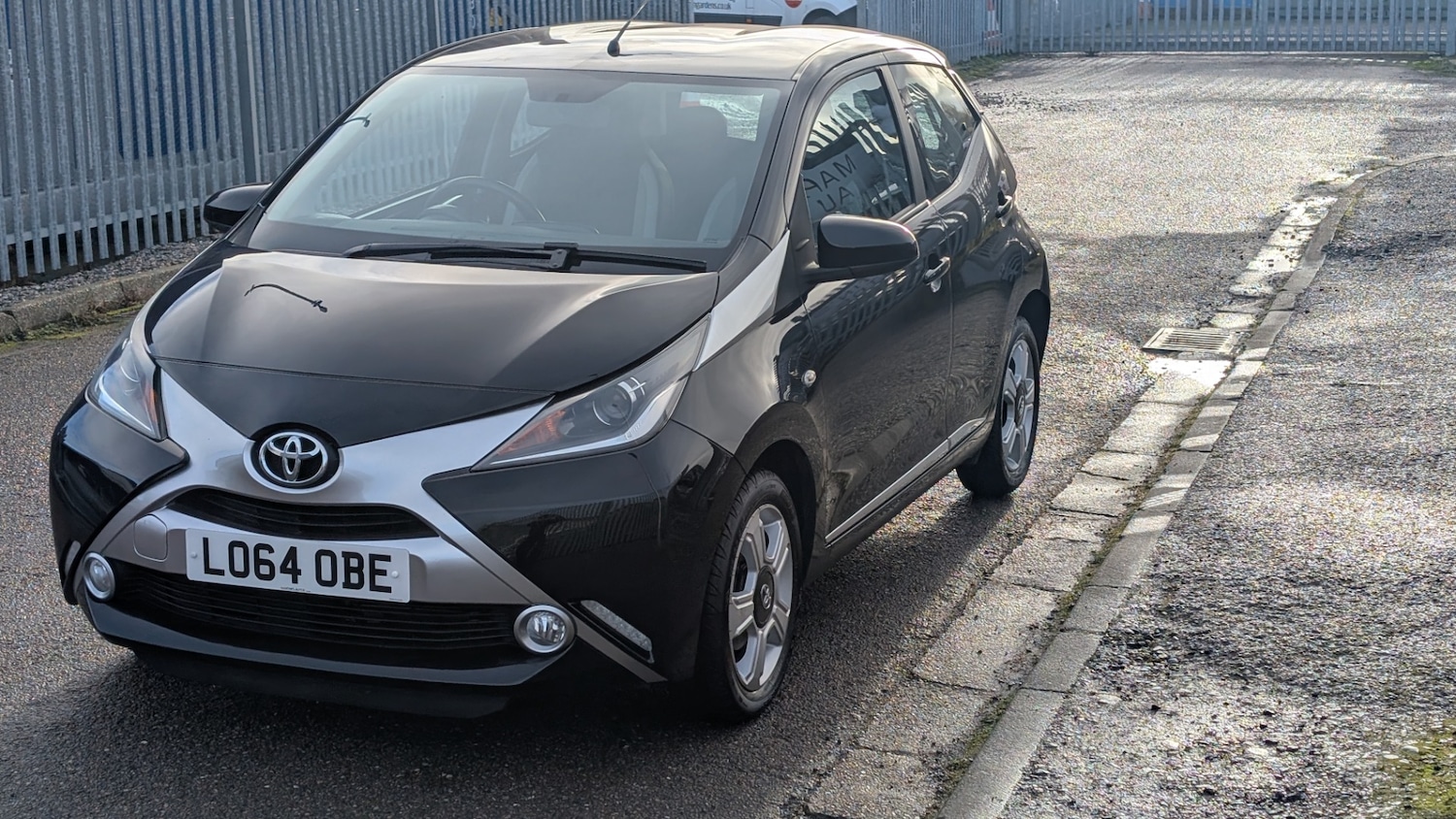 Used Toyota AYGO 2015 for sale - 76649861: Photo 2