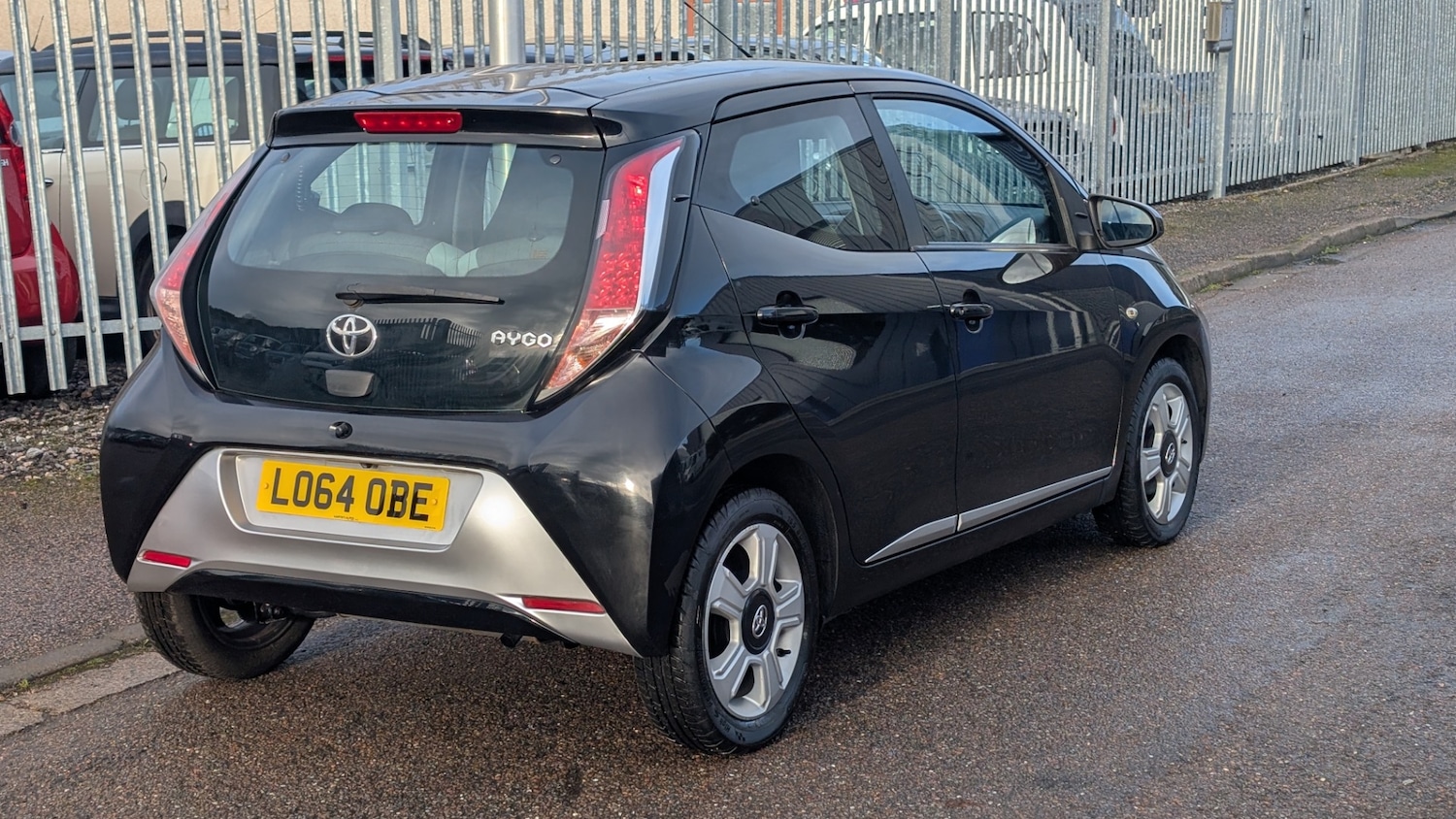 Used Toyota AYGO 2015 for sale - 76649861: Photo 3