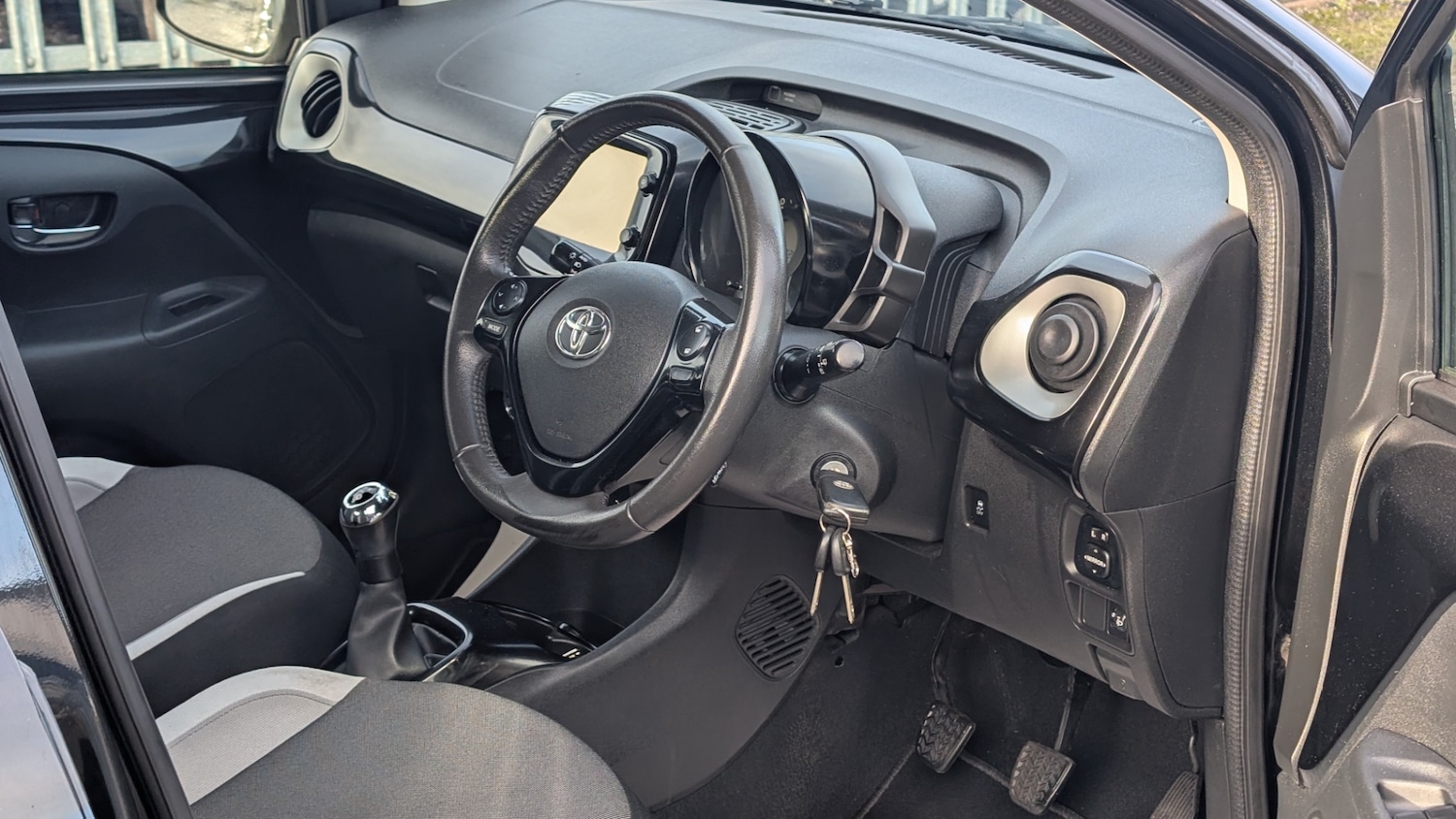 Used Toyota AYGO 2015 for sale - 76649861: Photo 5