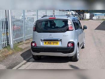Used Citroen C3 Picasso 2017 for sale - 78593053: Photo