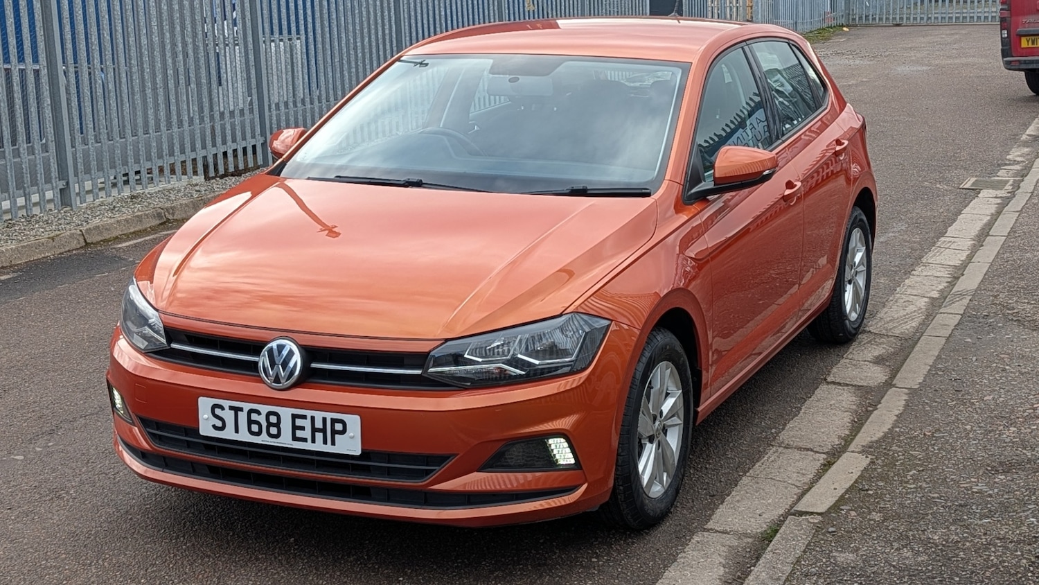 Used Volkswagen Polo 2018 for sale - 77732595: Photo 2
