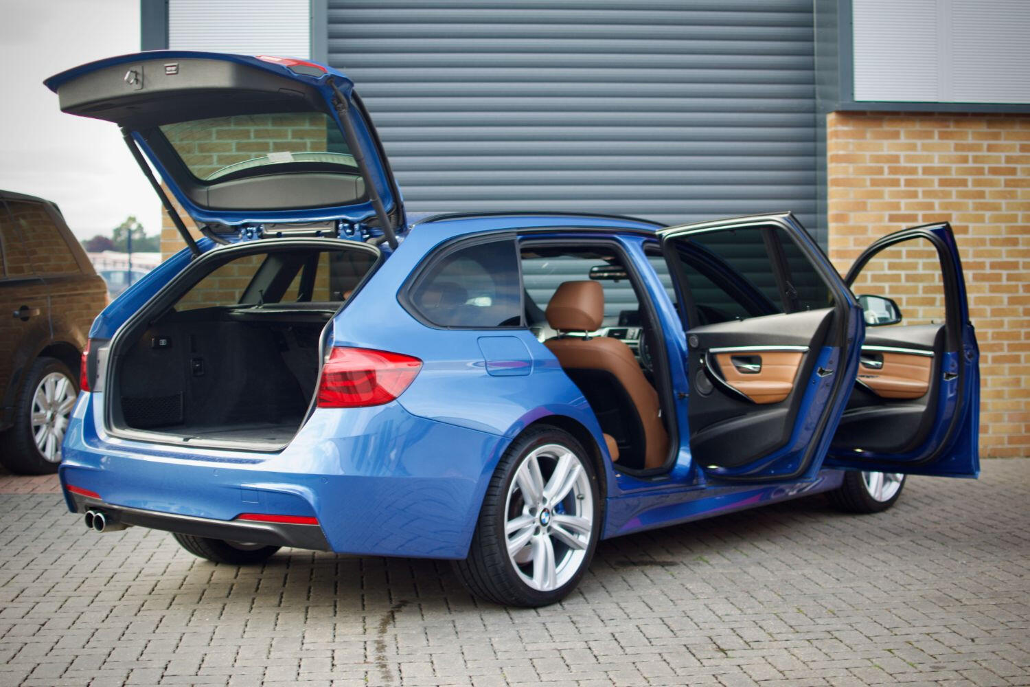 Used BMW 3 Series 2015 for sale - 76405197: Photo 2