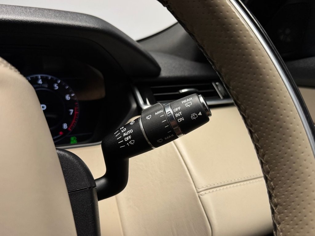 Used Land Rover Range Rover Velar 2018 for sale - 76176152: Photo 46
