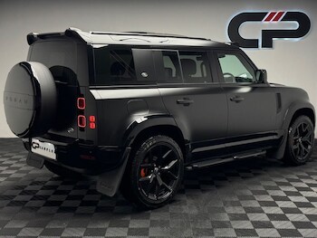 Used Land Rover Defender 2023 for sale - 77680188: Photo