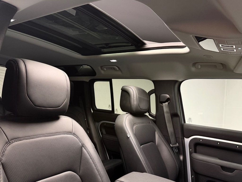 Used Land Rover Defender 2023 for sale - 77680188: Photo 37