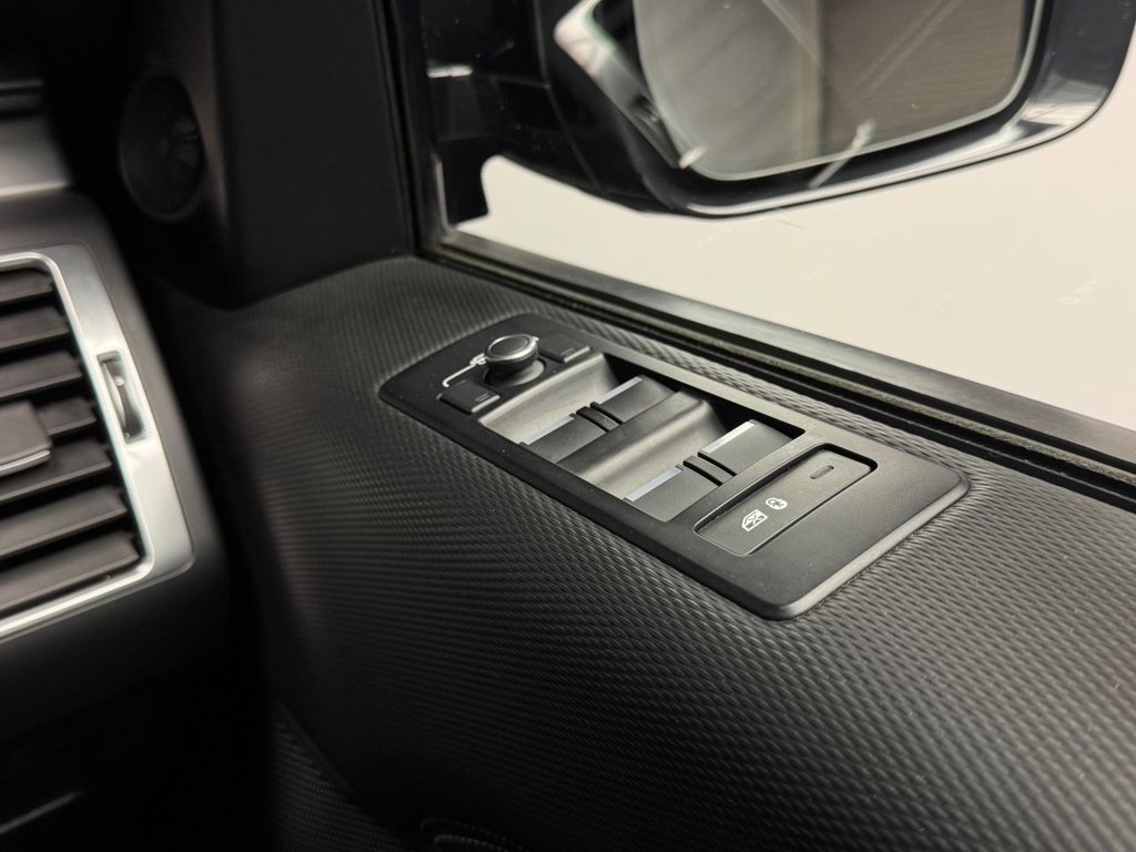 Used Land Rover Discovery 2021 for sale - 77792480: Photo 42