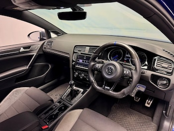 Used Volkswagen Golf 2017 for sale - 78657971: Photo