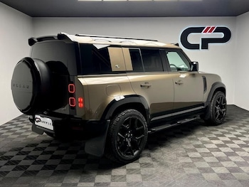 Used Land Rover Defender 2022 for sale - 74996020: Photo