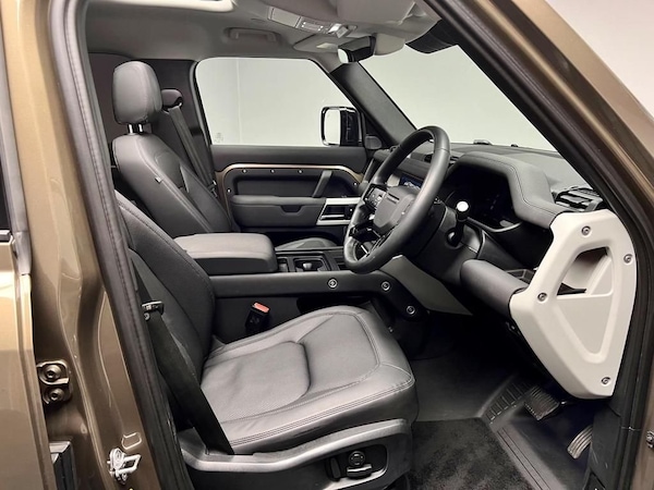 Used Land Rover Defender 2022 for sale - 74996020: Photo 30