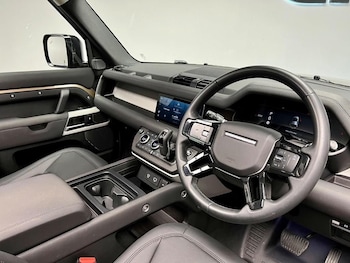 Used Land Rover Defender 2022 for sale - 74996020: Photo