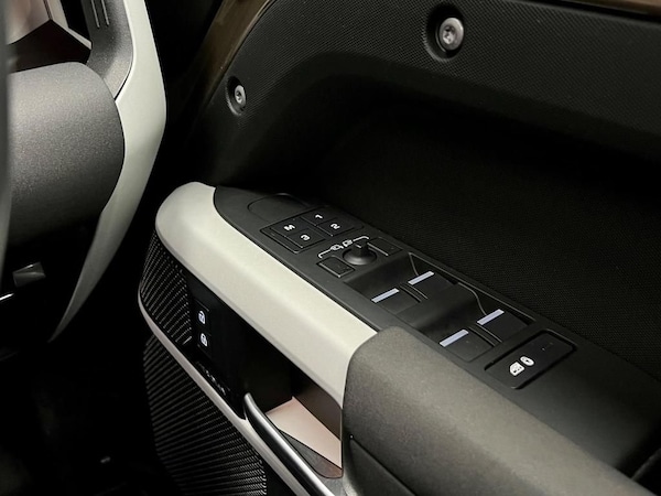 Used Land Rover Defender 2022 for sale - 74996020: Photo 41
