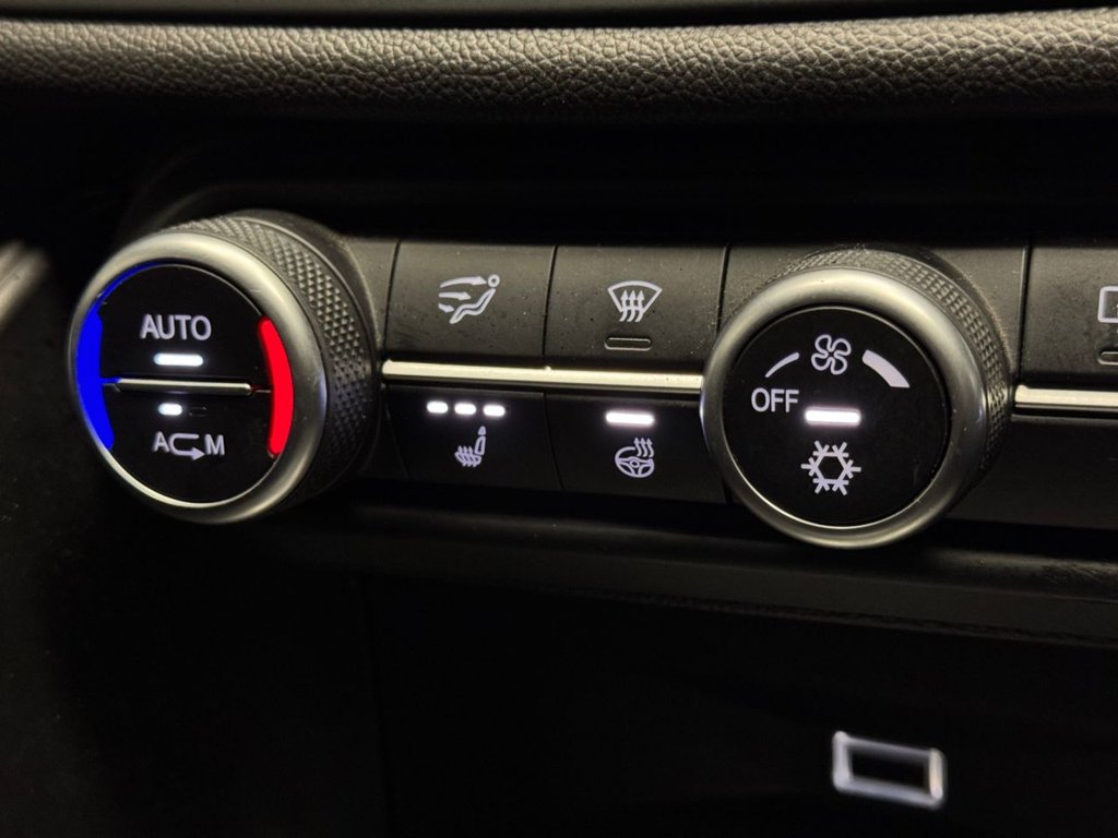 Used Alfa Romeo Giulia 2017 for sale - 77193436: Photo 37