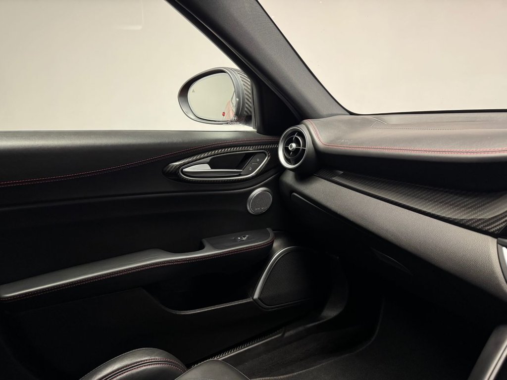 Used Alfa Romeo Giulia 2017 for sale - 77193436: Photo 47