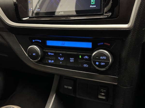 Used Toyota Auris 2014 for sale - 76176193: Photo 34