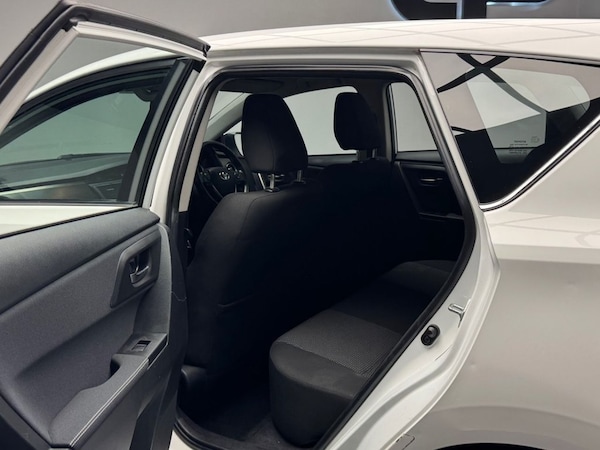 Used Toyota Auris 2014 for sale - 76176193: Photo 41