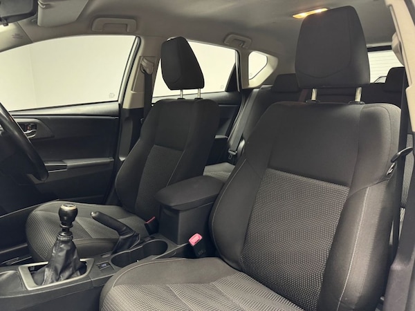 Used Toyota Auris 2014 for sale - 76176193: Photo 42