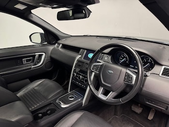 Used Land Rover Discovery Sport 2019 for sale - 76927552: Photo