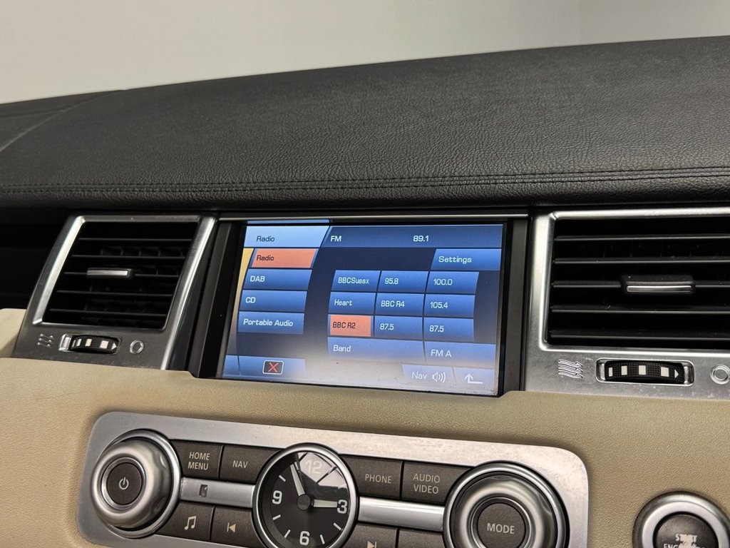 Used Land Rover Range Rover Sport 2010 for sale - 76470451: Photo 30