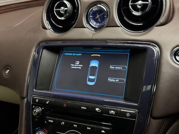 Used Jaguar XJ 2011 for sale - 76224023: Photo 35