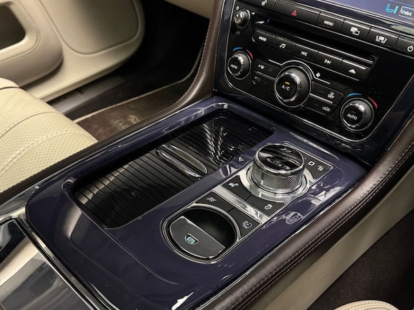 Used Jaguar XJ 2011 for sale - 76224023: Photo 37
