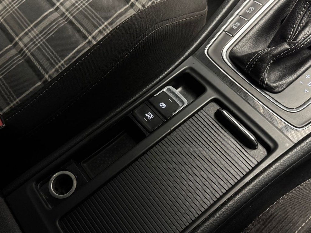 Used Volkswagen Golf 2016 for sale - 76417162: Photo 32