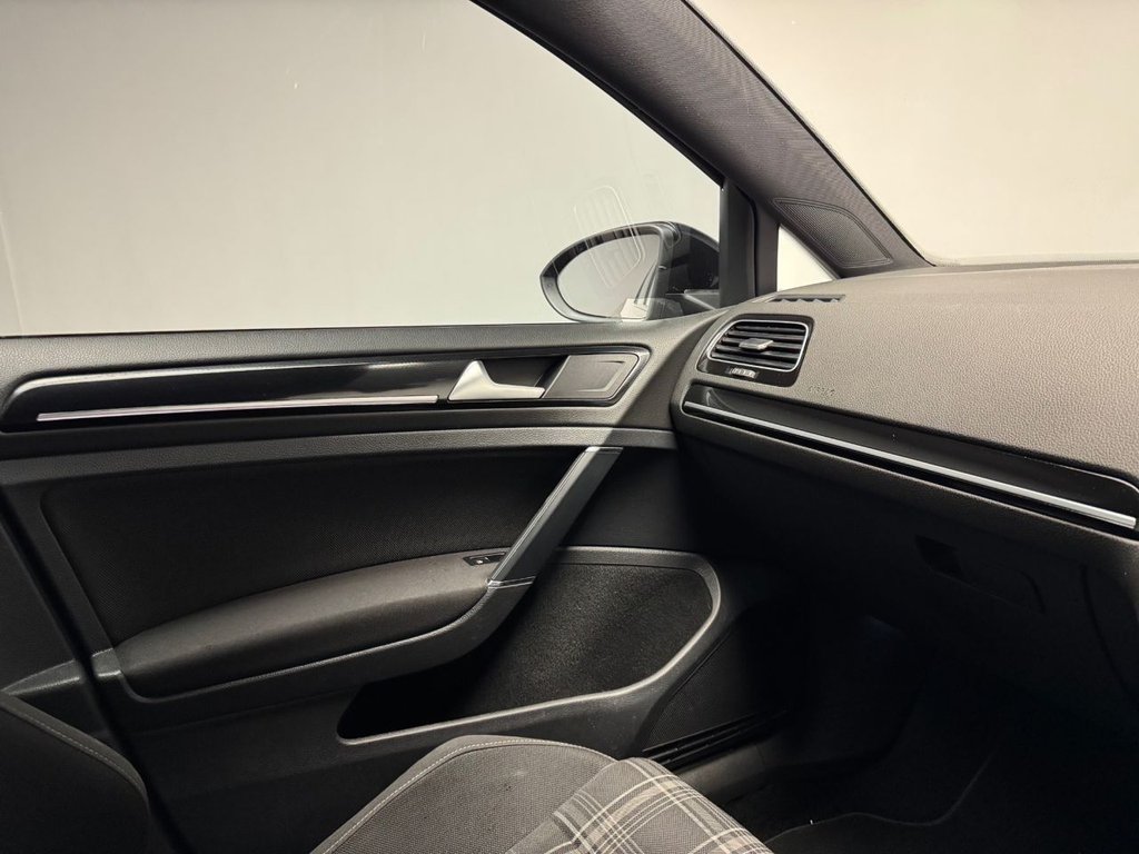 Used Volkswagen Golf 2016 for sale - 76417162: Photo 35