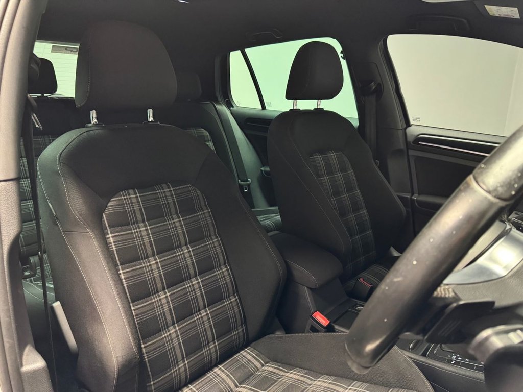 Used Volkswagen Golf 2016 for sale - 76417162: Photo 42