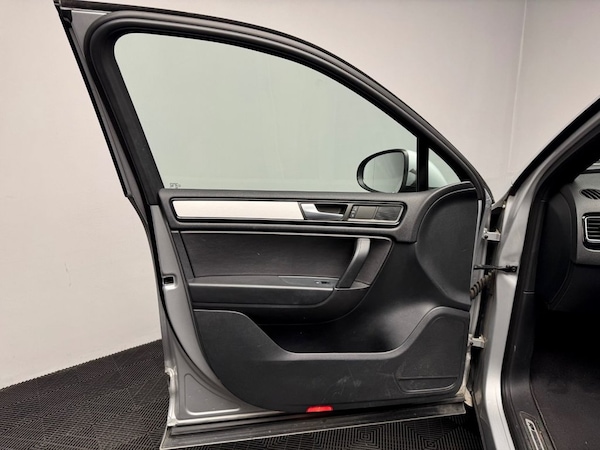 Used Volkswagen Touareg 2014 for sale - 75259265: Photo 48
