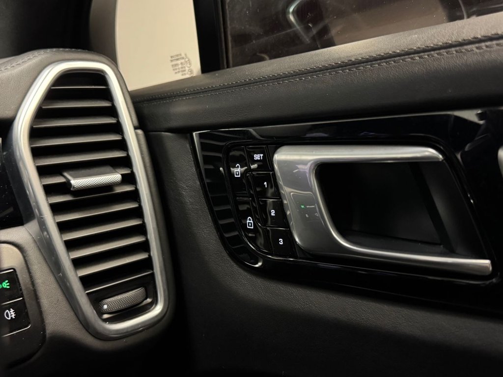 Used Porsche Cayenne 2019 for sale - 77941675: Photo 45