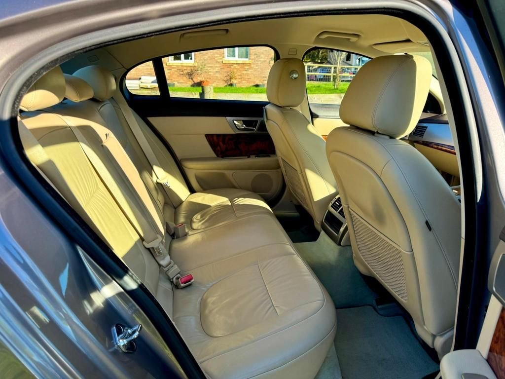 Used Jaguar XF 2009 for sale - 77152882: Photo 27