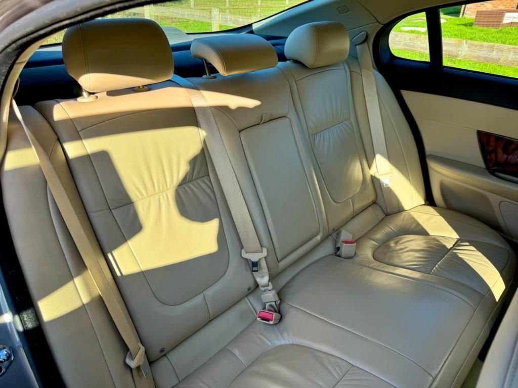 Used Jaguar XF 2009 for sale - 77152882: Photo 28