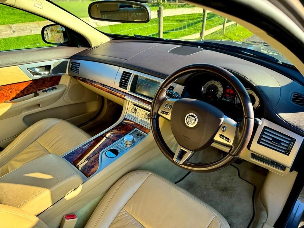 Used Jaguar XF 2009 for sale - 77152882: Photo 3