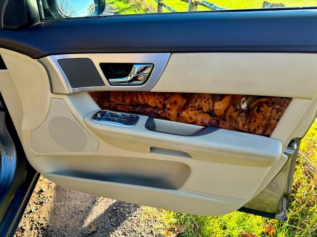 Used Jaguar XF 2009 for sale - 77152882: Photo 34