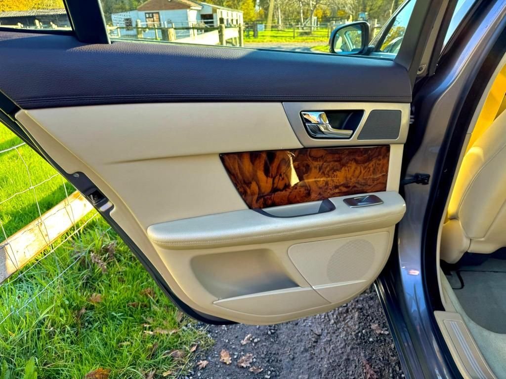 Used Jaguar XF 2009 for sale - 77152882: Photo 35