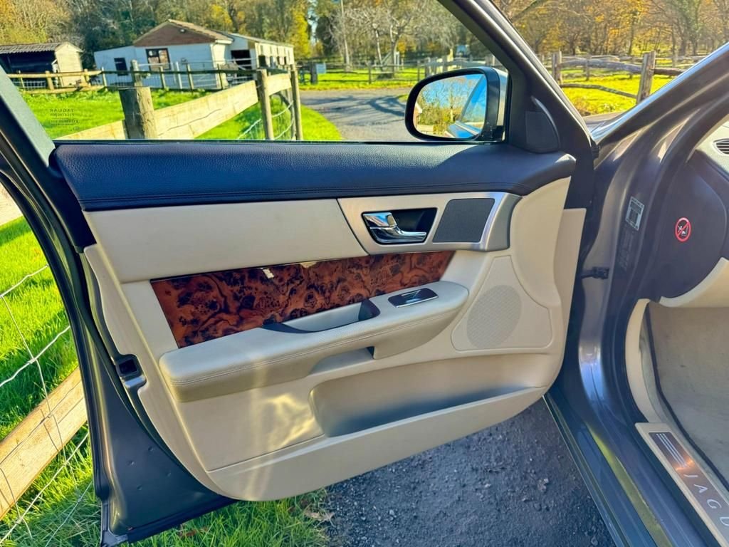 Used Jaguar XF 2009 for sale - 77152882: Photo 36