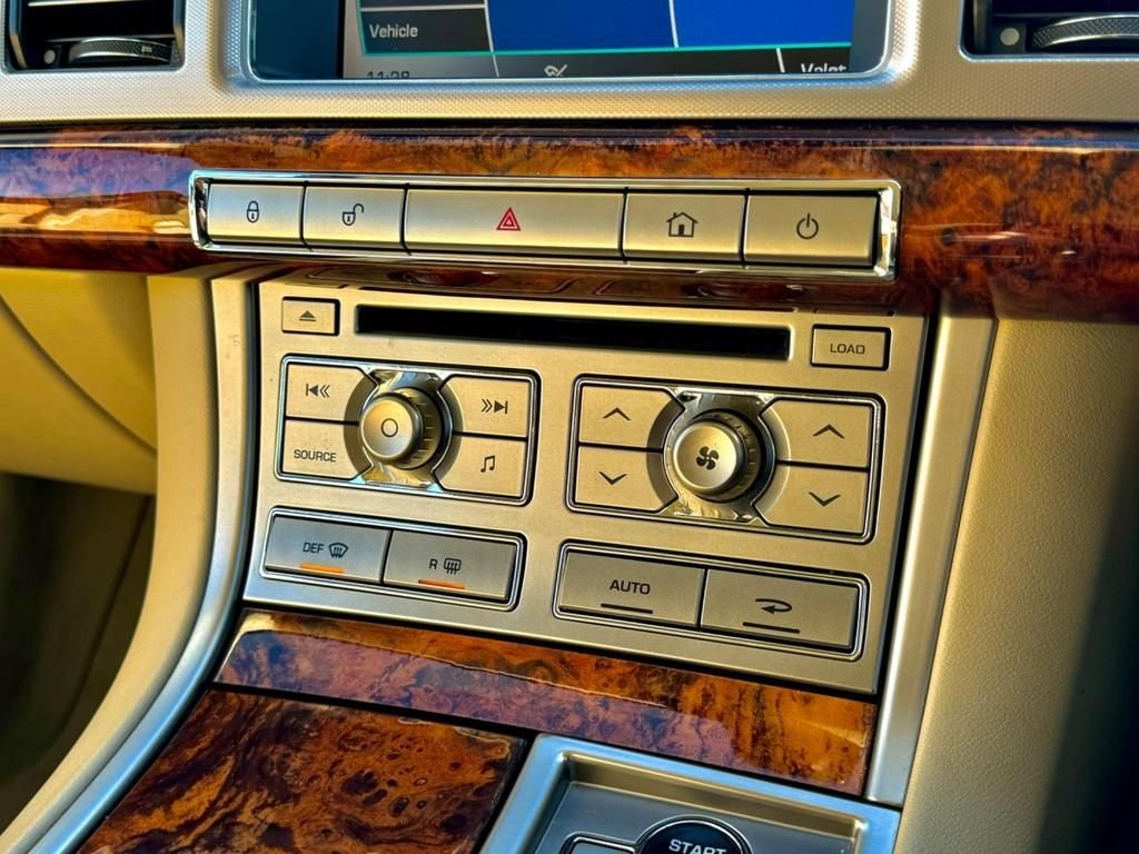 Used Jaguar XF 2009 for sale - 77152882: Photo 42