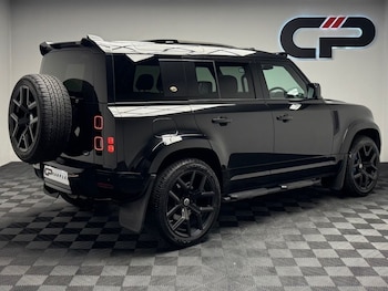 Used Land Rover Defender 2021 for sale - 79300552: Photo