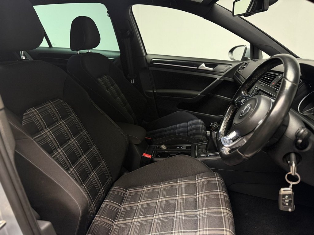 Used Volkswagen Golf 2014 for sale - 76593478: Photo 33